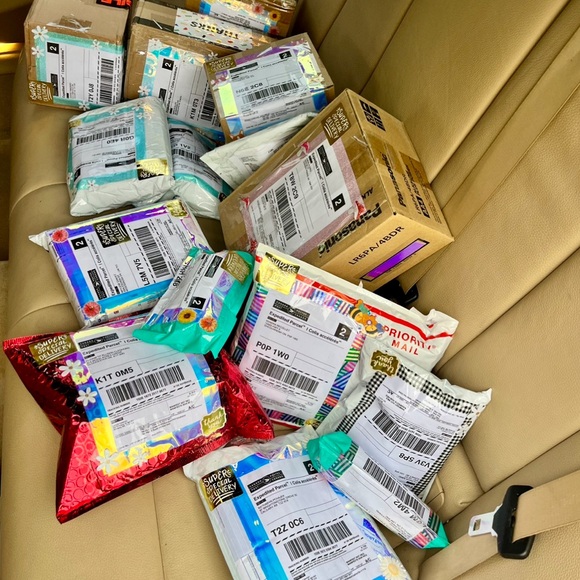 Free gift every purchase - Picture 2 of 5